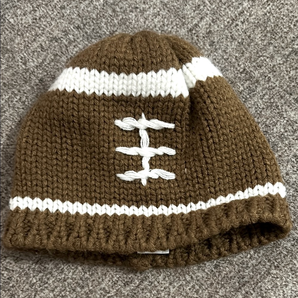 🌺 Brown and White Knitted Football Beanie. Mud Pie Brand size 0-6 months